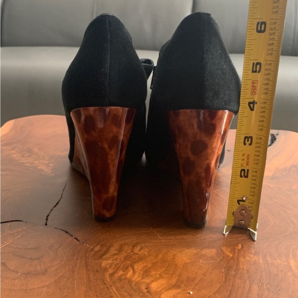 NWT Beverly Feldman Booties - Picture 2 of 3